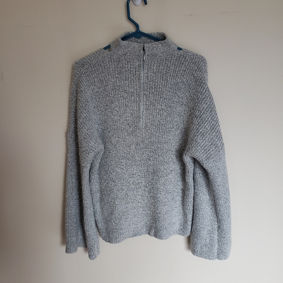 Do & Be Bell Sleeve Choker Sweater Size Medium - Picture 4 of 7